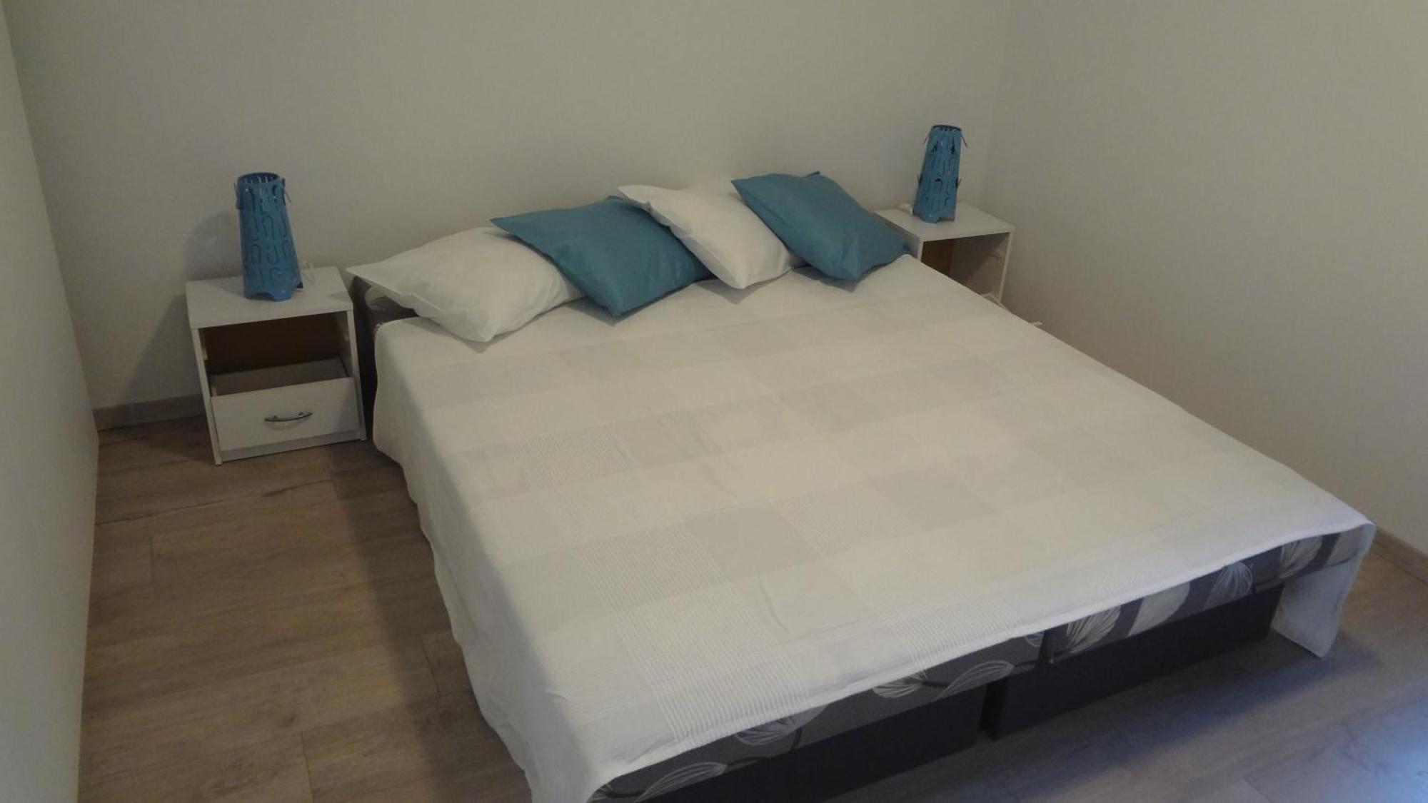 Jana Apartments 2 Bratislava Luaran gambar